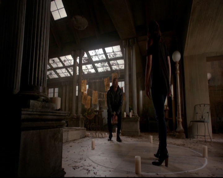 VampireDiariesWorld-dot-nl_TheOriginals_3x13HeartShapedBox0466.jpg