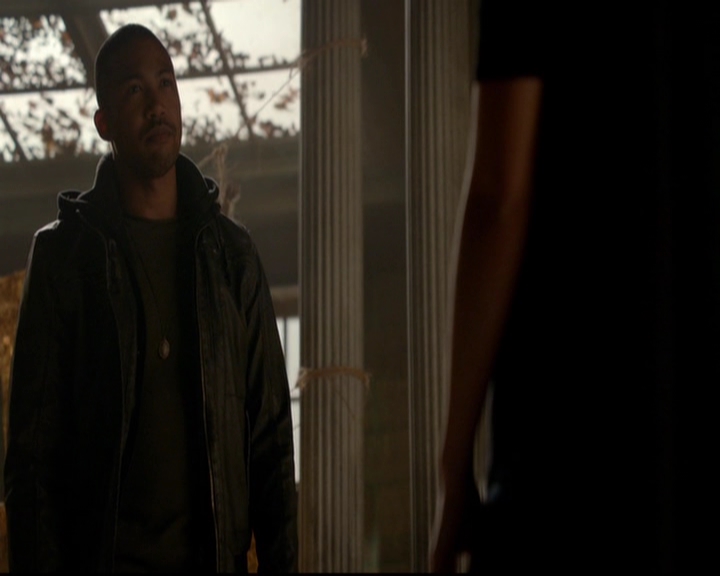 VampireDiariesWorld-dot-nl_TheOriginals_3x13HeartShapedBox0469.jpg