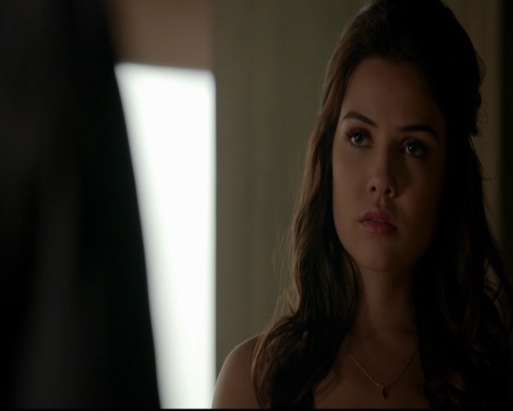 VampireDiariesWorld-dot-nl_TheOriginals_3x13HeartShapedBox0473.jpg