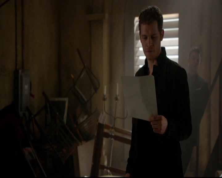 VampireDiariesWorld-dot-nl_TheOriginals_3x13HeartShapedBox0490.jpg