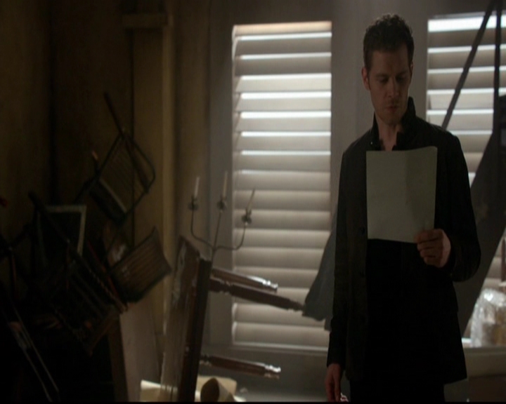 VampireDiariesWorld-dot-nl_TheOriginals_3x13HeartShapedBox0493.jpg