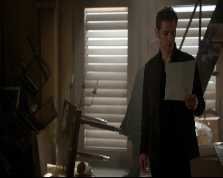 VampireDiariesWorld-dot-nl_TheOriginals_3x13HeartShapedBox0494.jpg