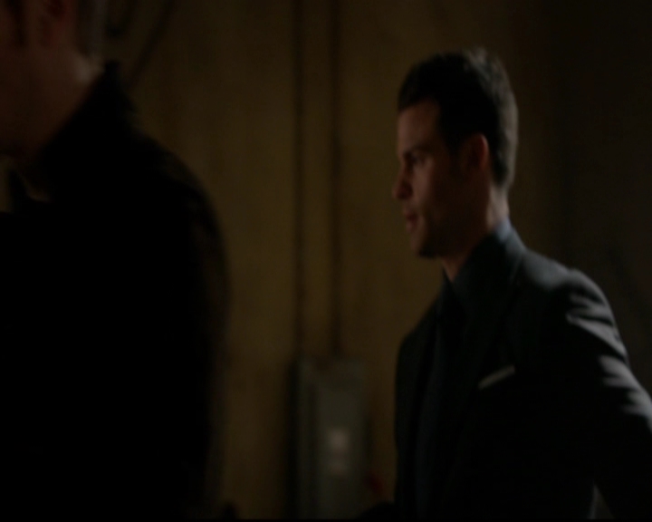 VampireDiariesWorld-dot-nl_TheOriginals_3x13HeartShapedBox0499.jpg