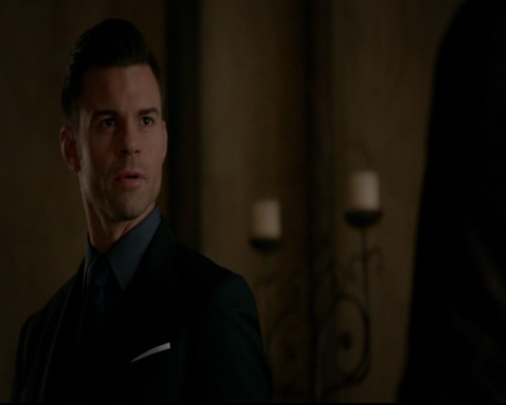 VampireDiariesWorld-dot-nl_TheOriginals_3x13HeartShapedBox0507.jpg