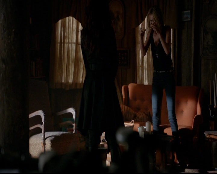 VampireDiariesWorld-dot-nl_TheOriginals_3x13HeartShapedBox0538.jpg