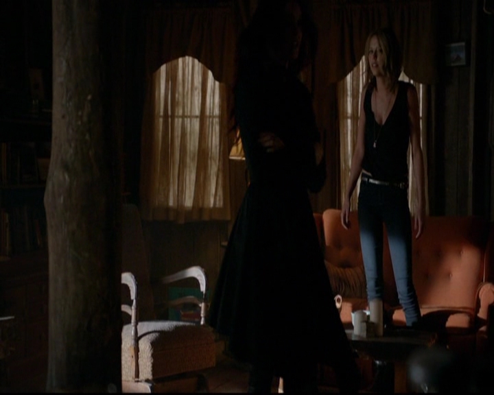 VampireDiariesWorld-dot-nl_TheOriginals_3x13HeartShapedBox0562.jpg