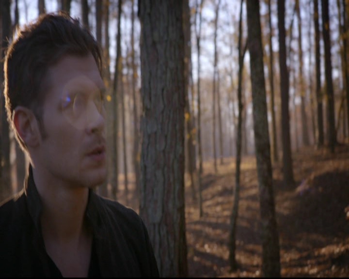 VampireDiariesWorld-dot-nl_TheOriginals_3x13HeartShapedBox0646.jpg