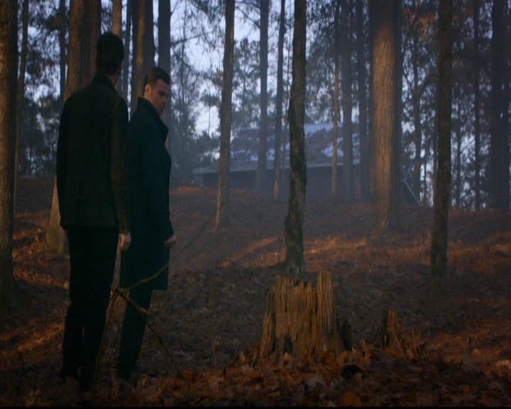 VampireDiariesWorld-dot-nl_TheOriginals_3x13HeartShapedBox0650.jpg