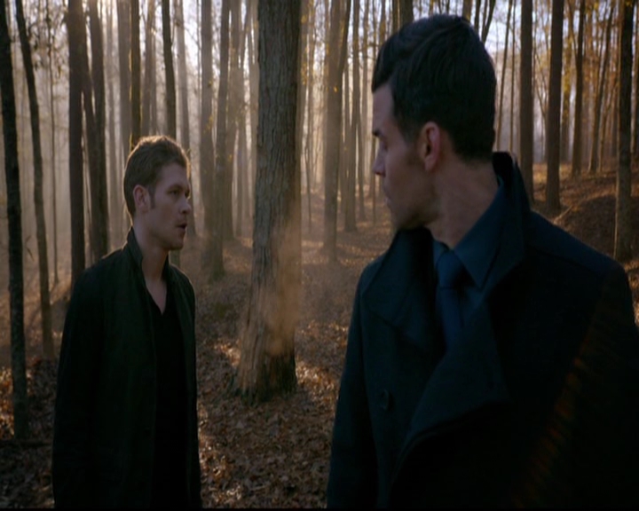 VampireDiariesWorld-dot-nl_TheOriginals_3x13HeartShapedBox0651.jpg