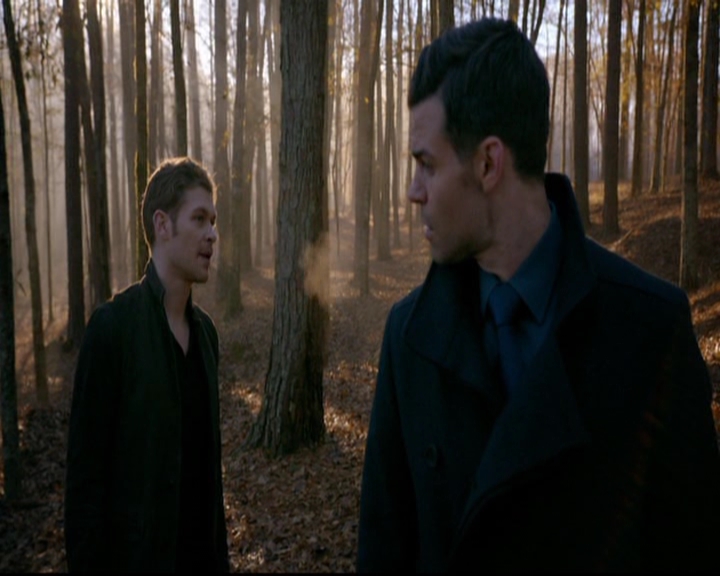 VampireDiariesWorld-dot-nl_TheOriginals_3x13HeartShapedBox0652.jpg