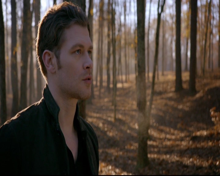 VampireDiariesWorld-dot-nl_TheOriginals_3x13HeartShapedBox0653.jpg