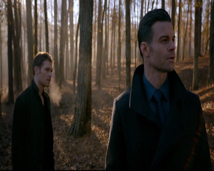 VampireDiariesWorld-dot-nl_TheOriginals_3x13HeartShapedBox0658.jpg