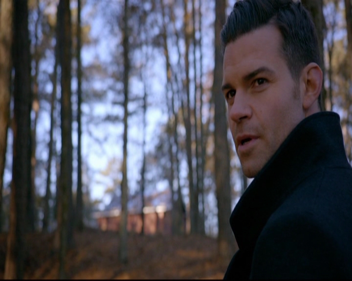 VampireDiariesWorld-dot-nl_TheOriginals_3x13HeartShapedBox0668.jpg