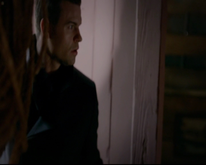 VampireDiariesWorld-dot-nl_TheOriginals_3x13HeartShapedBox0677.jpg