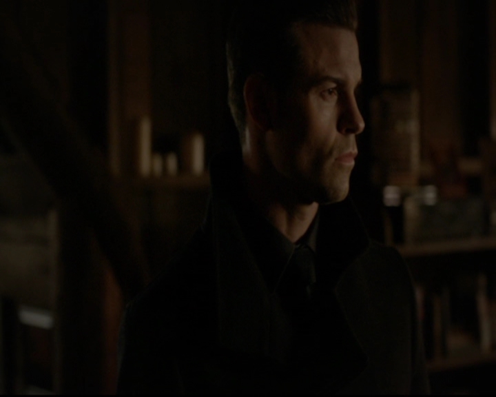 VampireDiariesWorld-dot-nl_TheOriginals_3x13HeartShapedBox0688.jpg