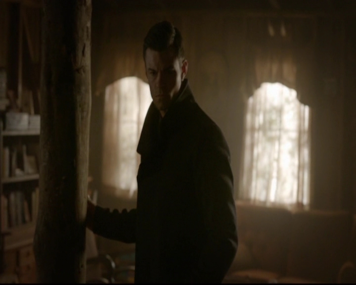 VampireDiariesWorld-dot-nl_TheOriginals_3x13HeartShapedBox0692.jpg