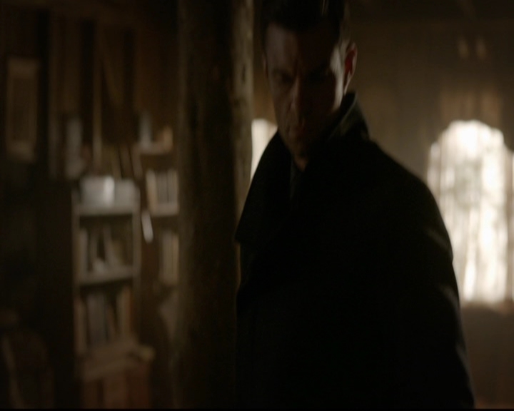 VampireDiariesWorld-dot-nl_TheOriginals_3x13HeartShapedBox0694.jpg