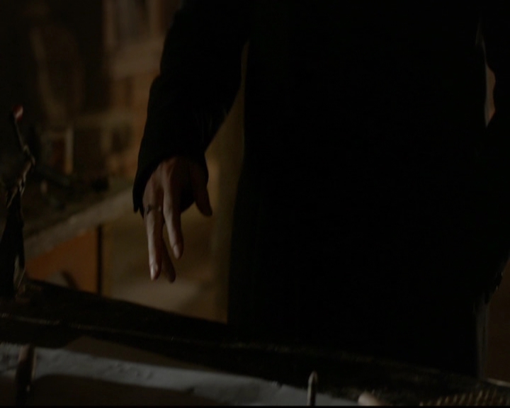 VampireDiariesWorld-dot-nl_TheOriginals_3x13HeartShapedBox0695.jpg