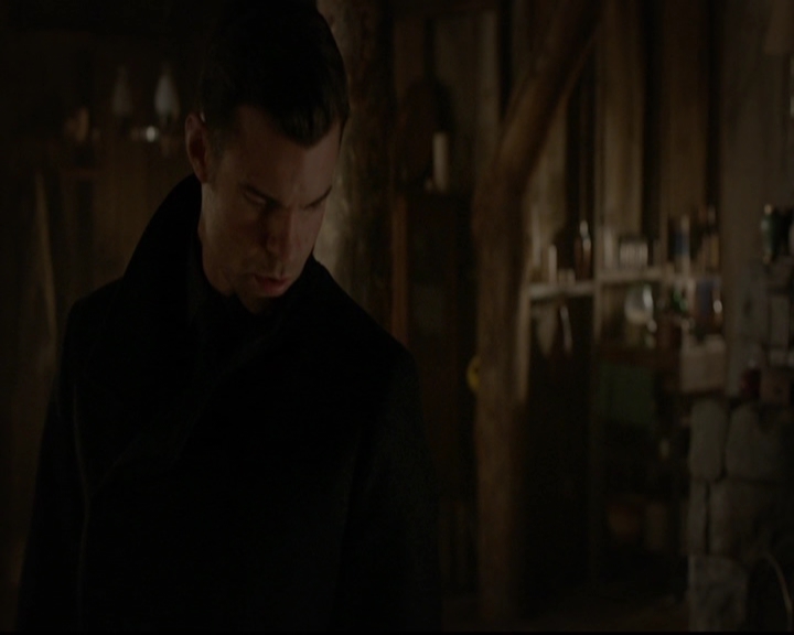 VampireDiariesWorld-dot-nl_TheOriginals_3x13HeartShapedBox0698.jpg