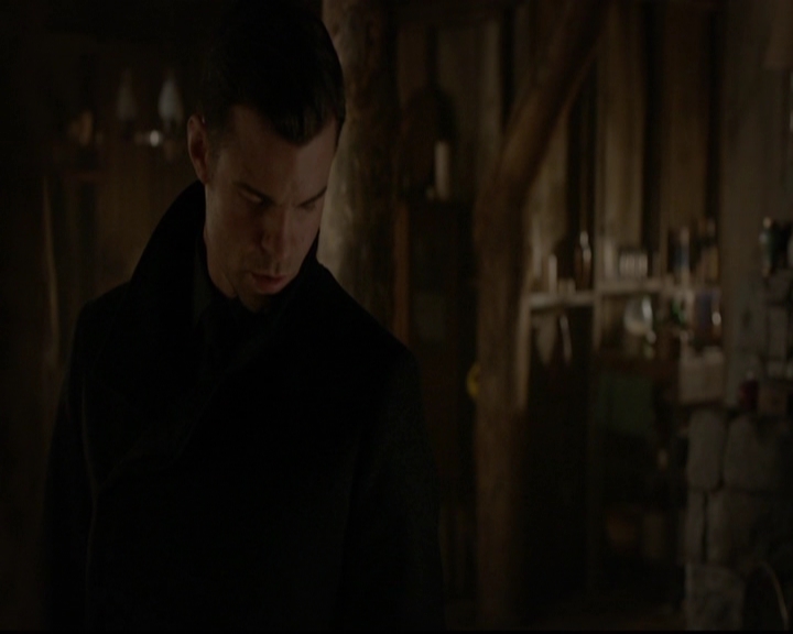 VampireDiariesWorld-dot-nl_TheOriginals_3x13HeartShapedBox0699.jpg