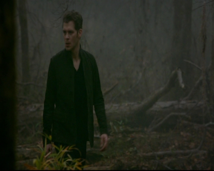 VampireDiariesWorld-dot-nl_TheOriginals_3x13HeartShapedBox0707.jpg