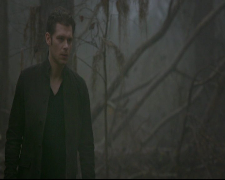 VampireDiariesWorld-dot-nl_TheOriginals_3x13HeartShapedBox0711.jpg