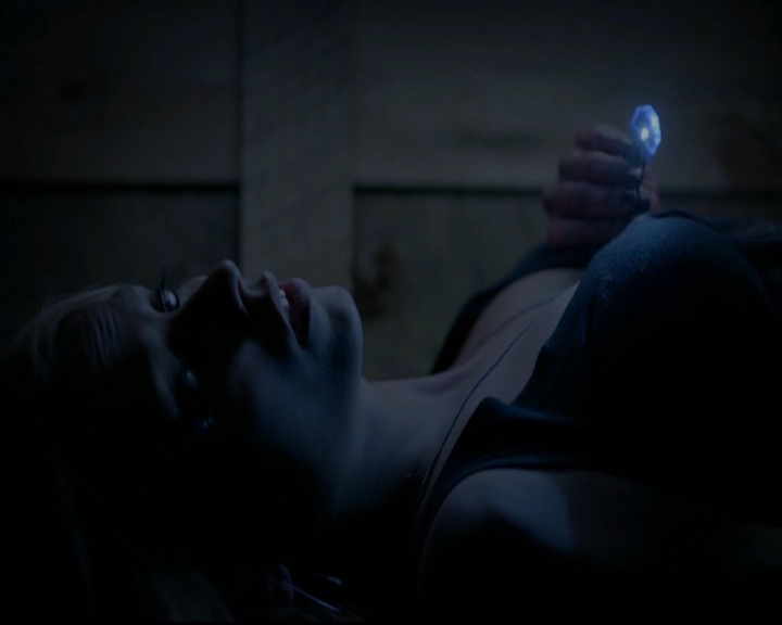 VampireDiariesWorld-dot-nl_TheOriginals_3x13HeartShapedBox0723.jpg