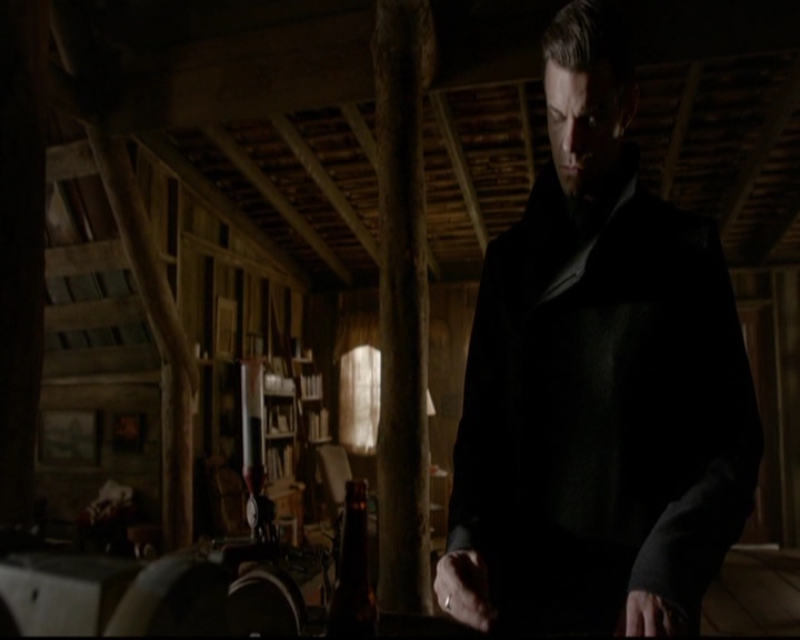 VampireDiariesWorld-dot-nl_TheOriginals_3x13HeartShapedBox0738.jpg