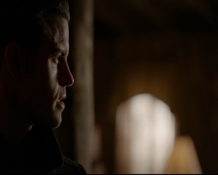 VampireDiariesWorld-dot-nl_TheOriginals_3x13HeartShapedBox0756.jpg