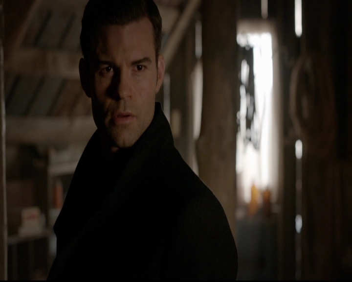 VampireDiariesWorld-dot-nl_TheOriginals_3x13HeartShapedBox0757.jpg