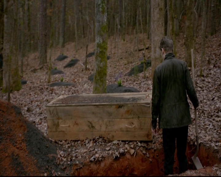 VampireDiariesWorld-dot-nl_TheOriginals_3x13HeartShapedBox0778.jpg