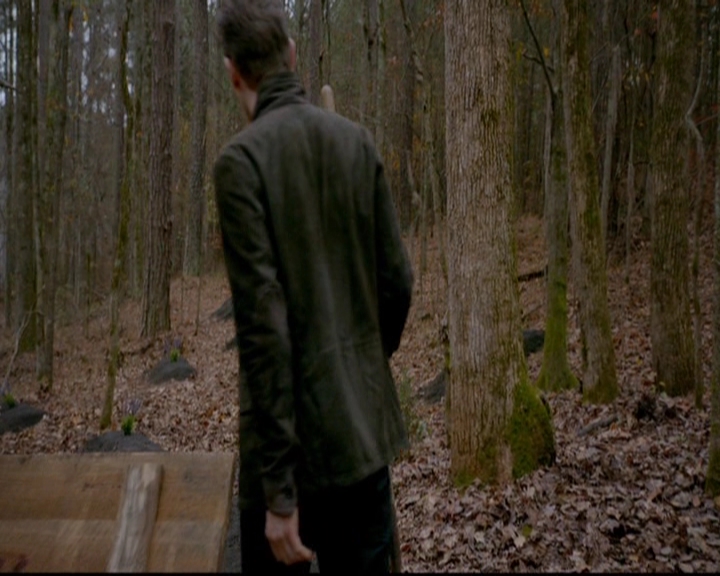 VampireDiariesWorld-dot-nl_TheOriginals_3x13HeartShapedBox0784.jpg