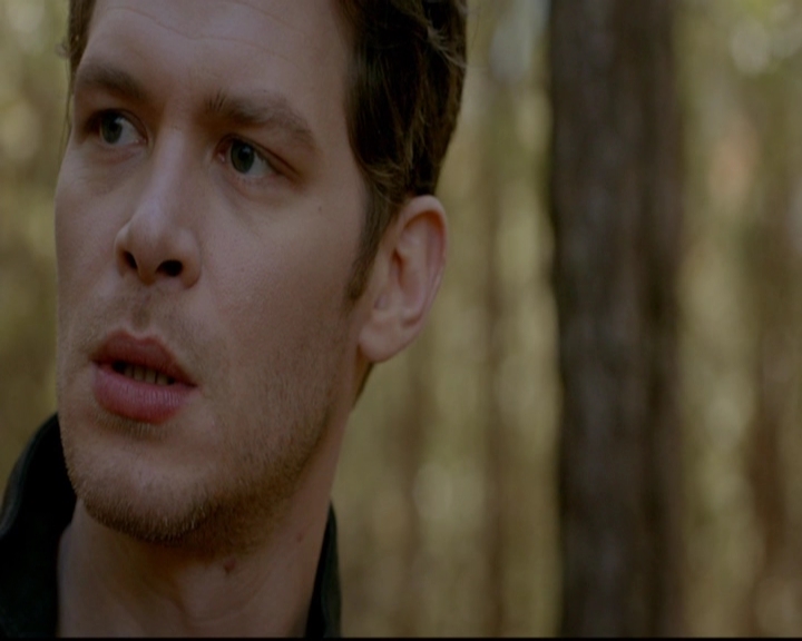 VampireDiariesWorld-dot-nl_TheOriginals_3x13HeartShapedBox0820.jpg