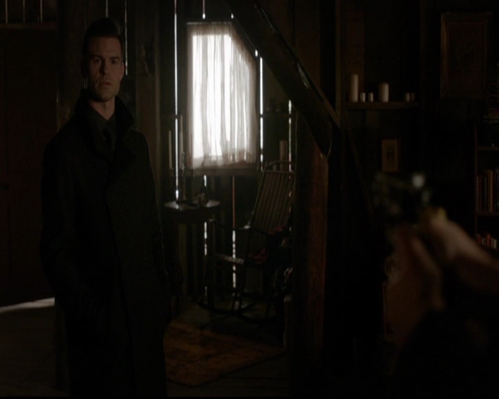 VampireDiariesWorld-dot-nl_TheOriginals_3x13HeartShapedBox0835.jpg