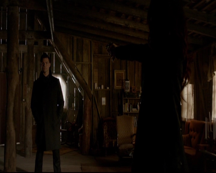 VampireDiariesWorld-dot-nl_TheOriginals_3x13HeartShapedBox0850.jpg