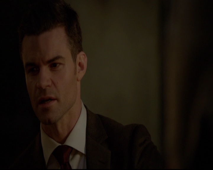 VampireDiariesWorld-dot-nl_TheOriginals_3x13HeartShapedBox1810.jpg