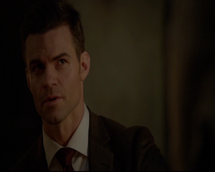 VampireDiariesWorld-dot-nl_TheOriginals_3x13HeartShapedBox1811.jpg