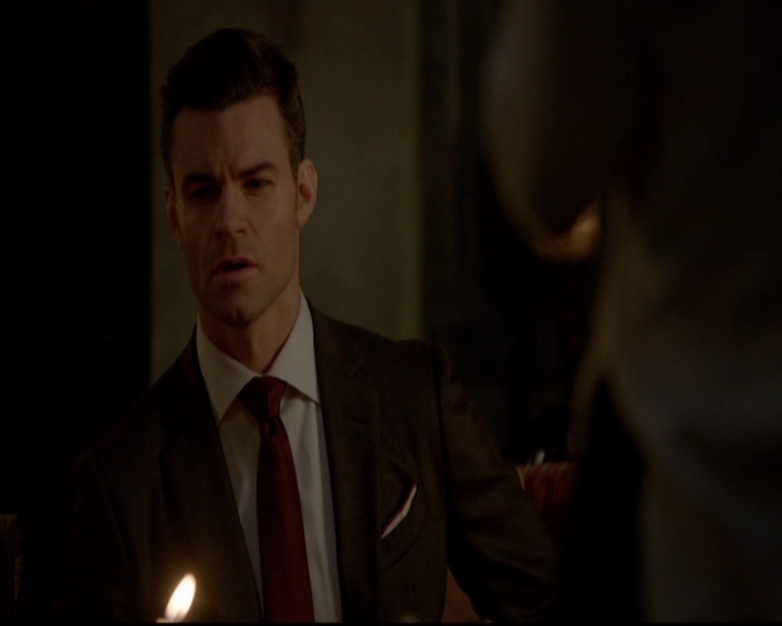 VampireDiariesWorld-dot-nl_TheOriginals_3x13HeartShapedBox1815.jpg