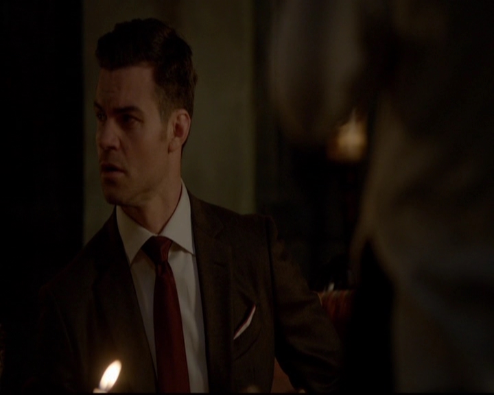 VampireDiariesWorld-dot-nl_TheOriginals_3x13HeartShapedBox1816.jpg