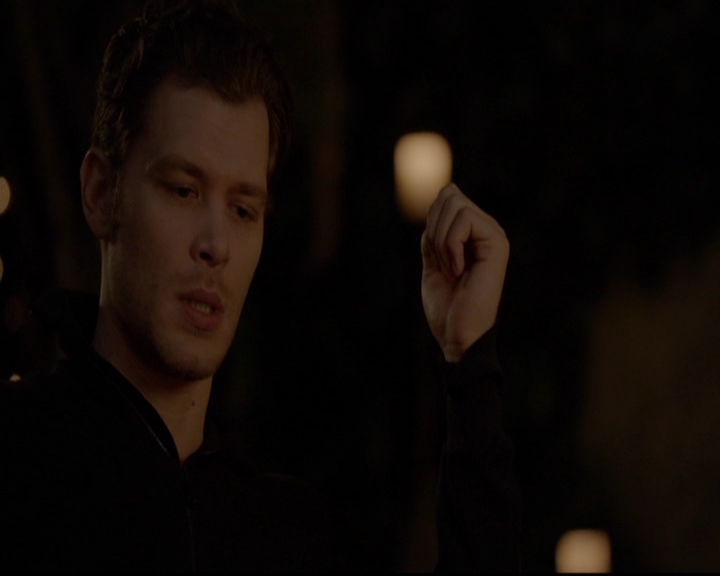 VampireDiariesWorld-dot-nl_TheOriginals_3x13HeartShapedBox1823.jpg