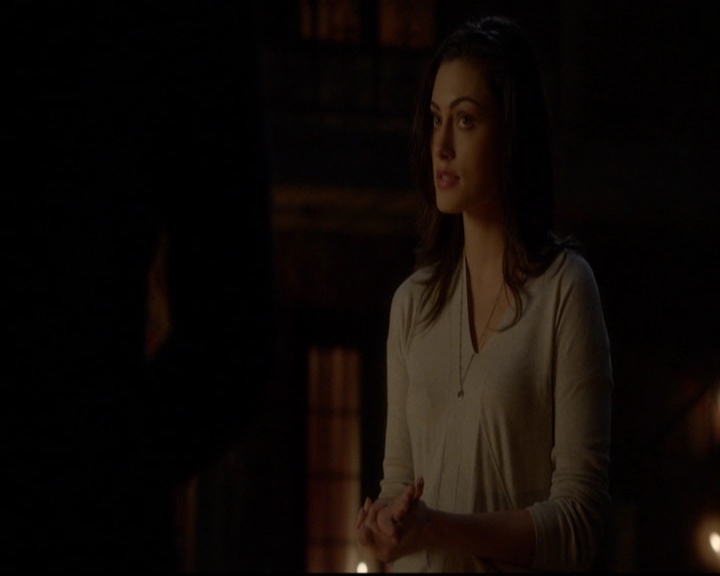 VampireDiariesWorld-dot-nl_TheOriginals_3x13HeartShapedBox1847.jpg