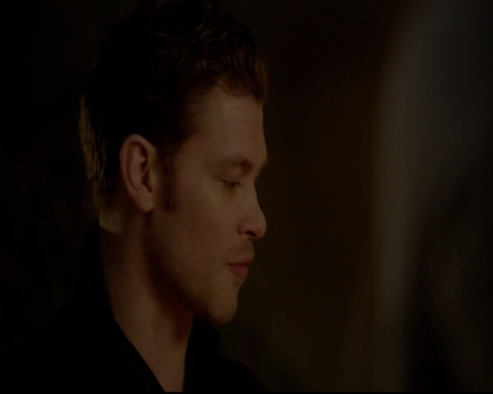 VampireDiariesWorld-dot-nl_TheOriginals_3x13HeartShapedBox1856.jpg