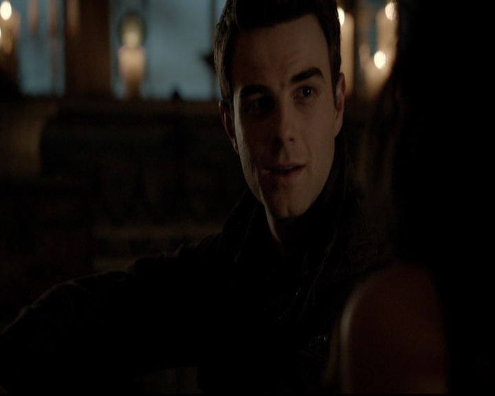 VampireDiariesWorld-dot-nl_TheOriginals_3x13HeartShapedBox1894.jpg