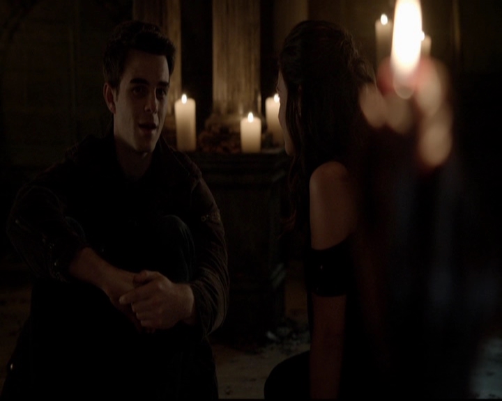 VampireDiariesWorld-dot-nl_TheOriginals_3x13HeartShapedBox1923.jpg