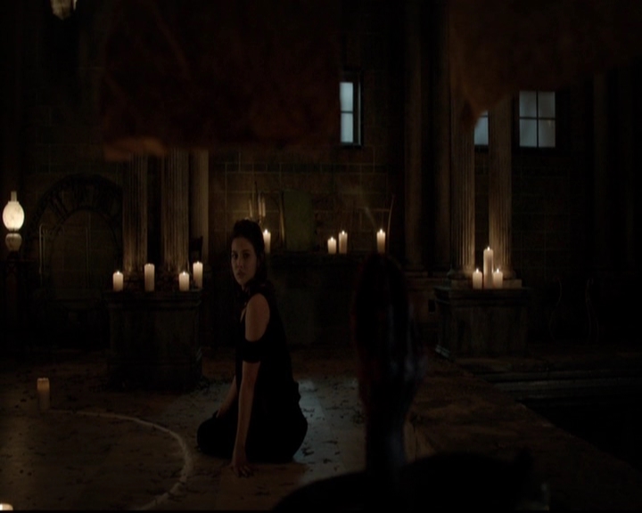 VampireDiariesWorld-dot-nl_TheOriginals_3x13HeartShapedBox1938.jpg