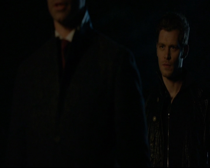 VampireDiariesWorld-dot-nl_TheOriginals_3x13HeartShapedBox1965.jpg