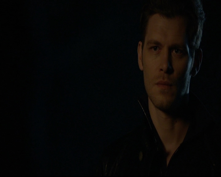 VampireDiariesWorld-dot-nl_TheOriginals_3x13HeartShapedBox1973.jpg