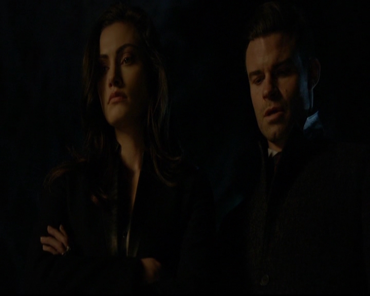 VampireDiariesWorld-dot-nl_TheOriginals_3x13HeartShapedBox1976.jpg