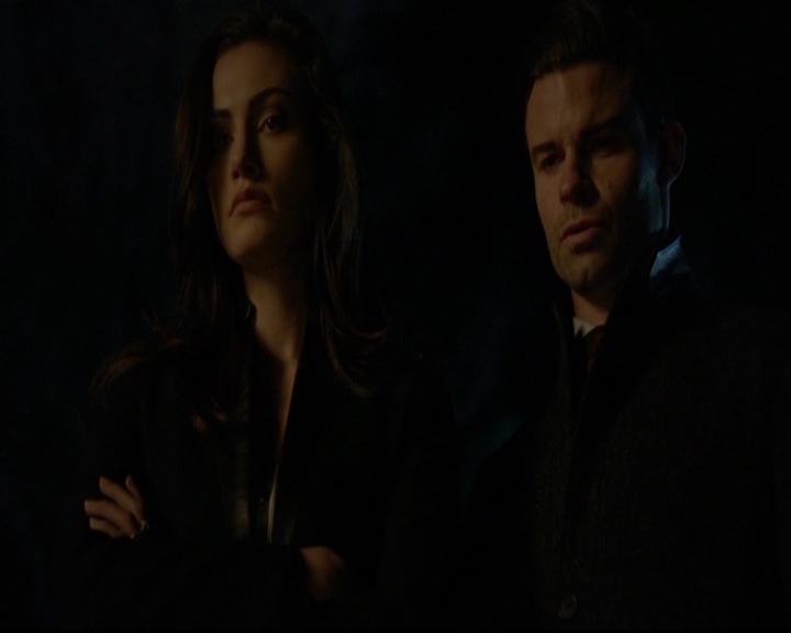 VampireDiariesWorld-dot-nl_TheOriginals_3x13HeartShapedBox1977.jpg