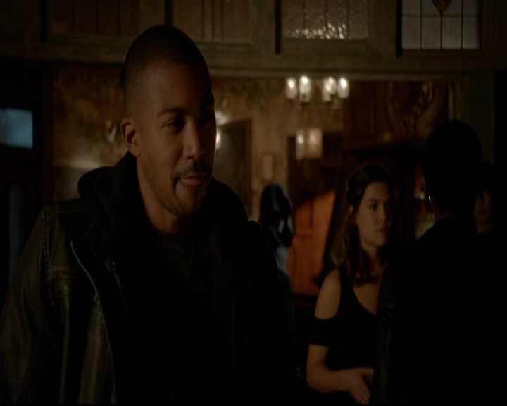 VampireDiariesWorld-dot-nl_TheOriginals_3x13HeartShapedBox2026.jpg